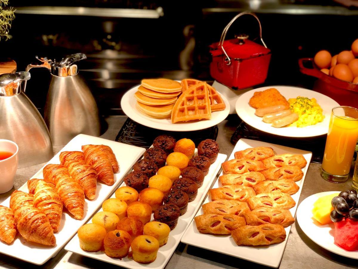 Buffet food spread at Pullman Chennai - BookMyBuffet