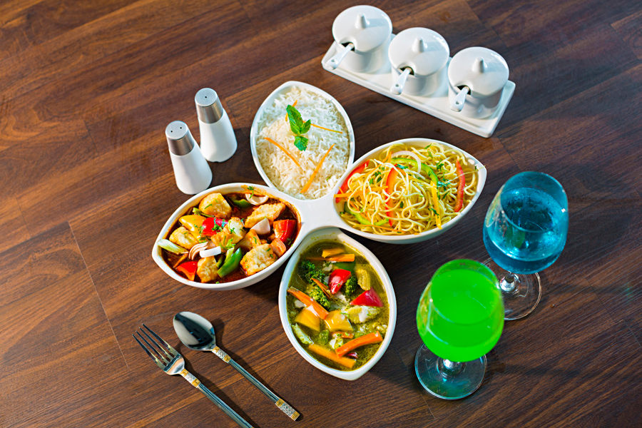 Buffet dishes at Double Tree by Hilton in Gurugram - BookMyBuffet