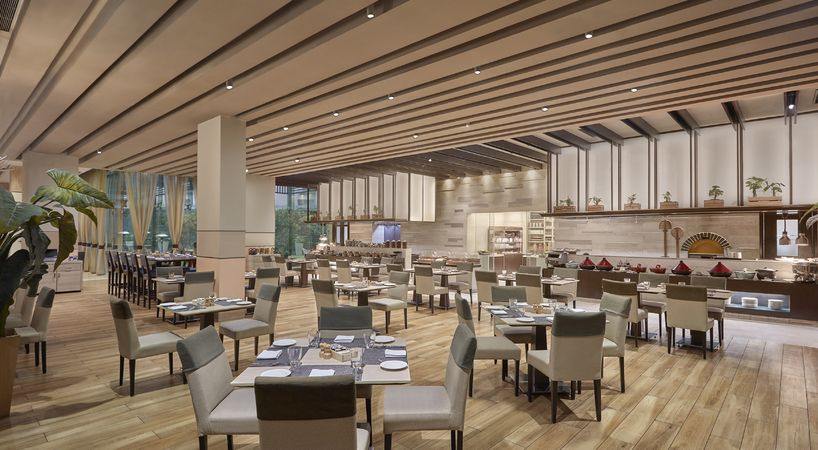 Lunch Buffet buffet at Double Tree by Hilton in Gurugram - BookMyBuffet