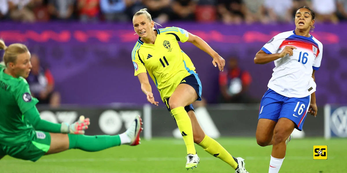 Momen Gol dari Stina Blackstenius