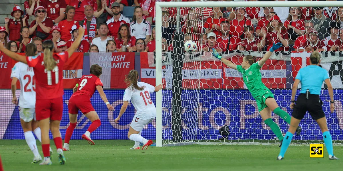 Momen Gol dari Ewa Pajor