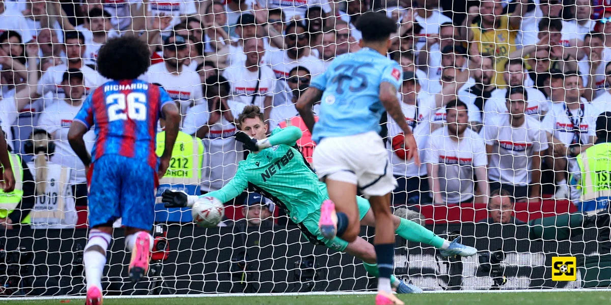 Penyelamatan Penalti Dean Henderson