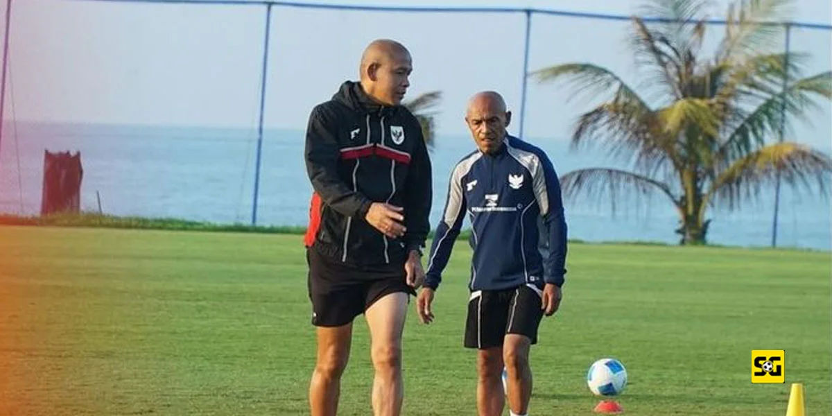 Simon Tahamata Temui Timnas Indonesia U-17 di TC Bali