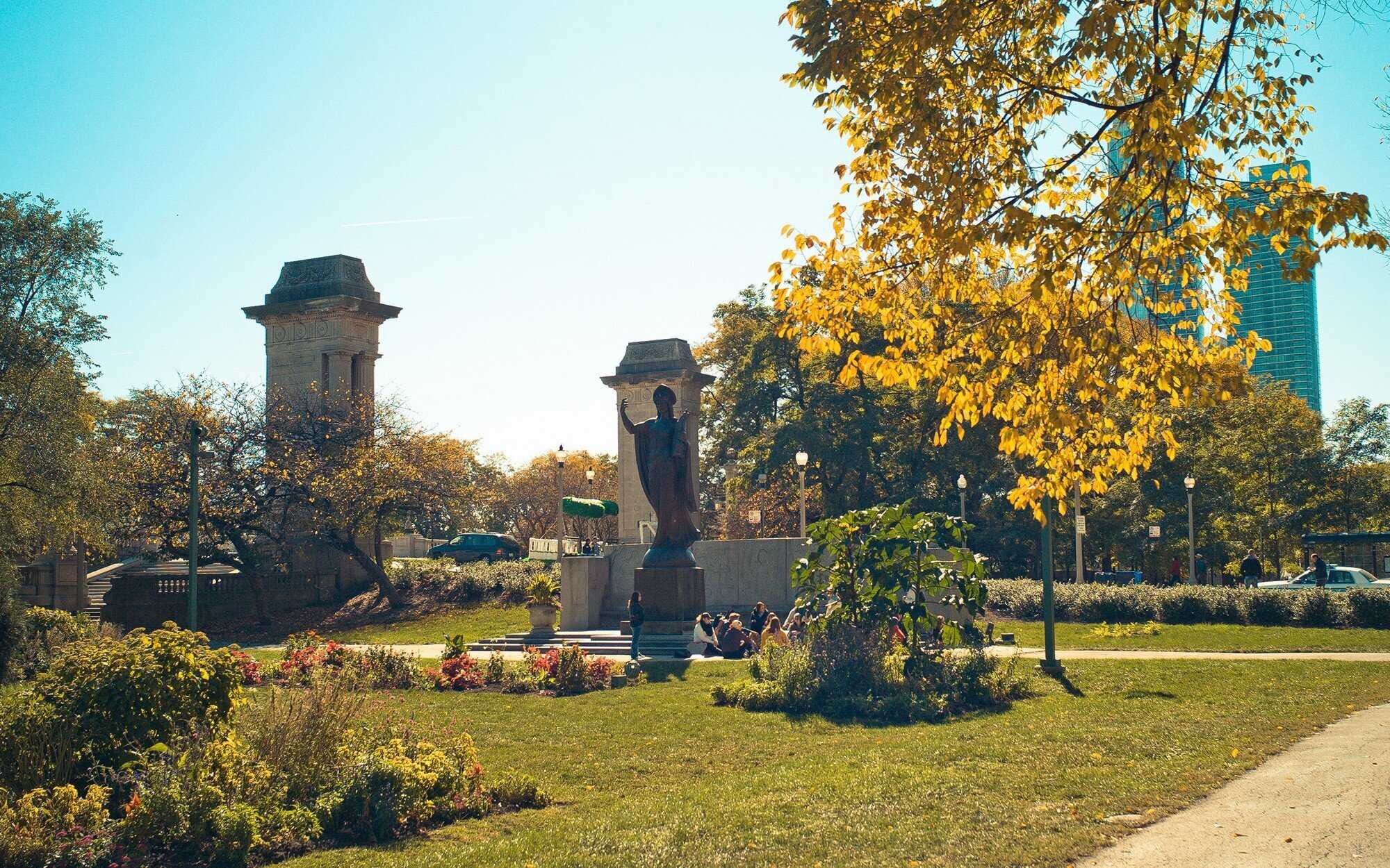 A photo of the Theodore Thomas memorial