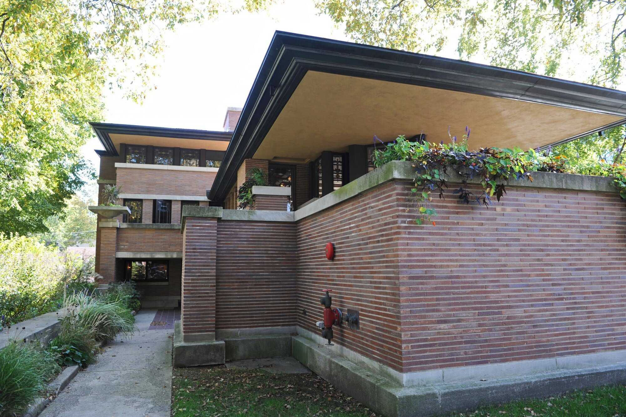 An exterior view of Robie House.