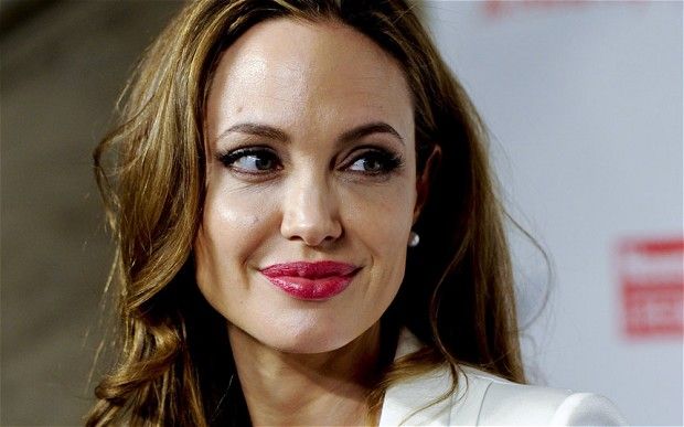 Angelina-Jolie-breast-augmentation
