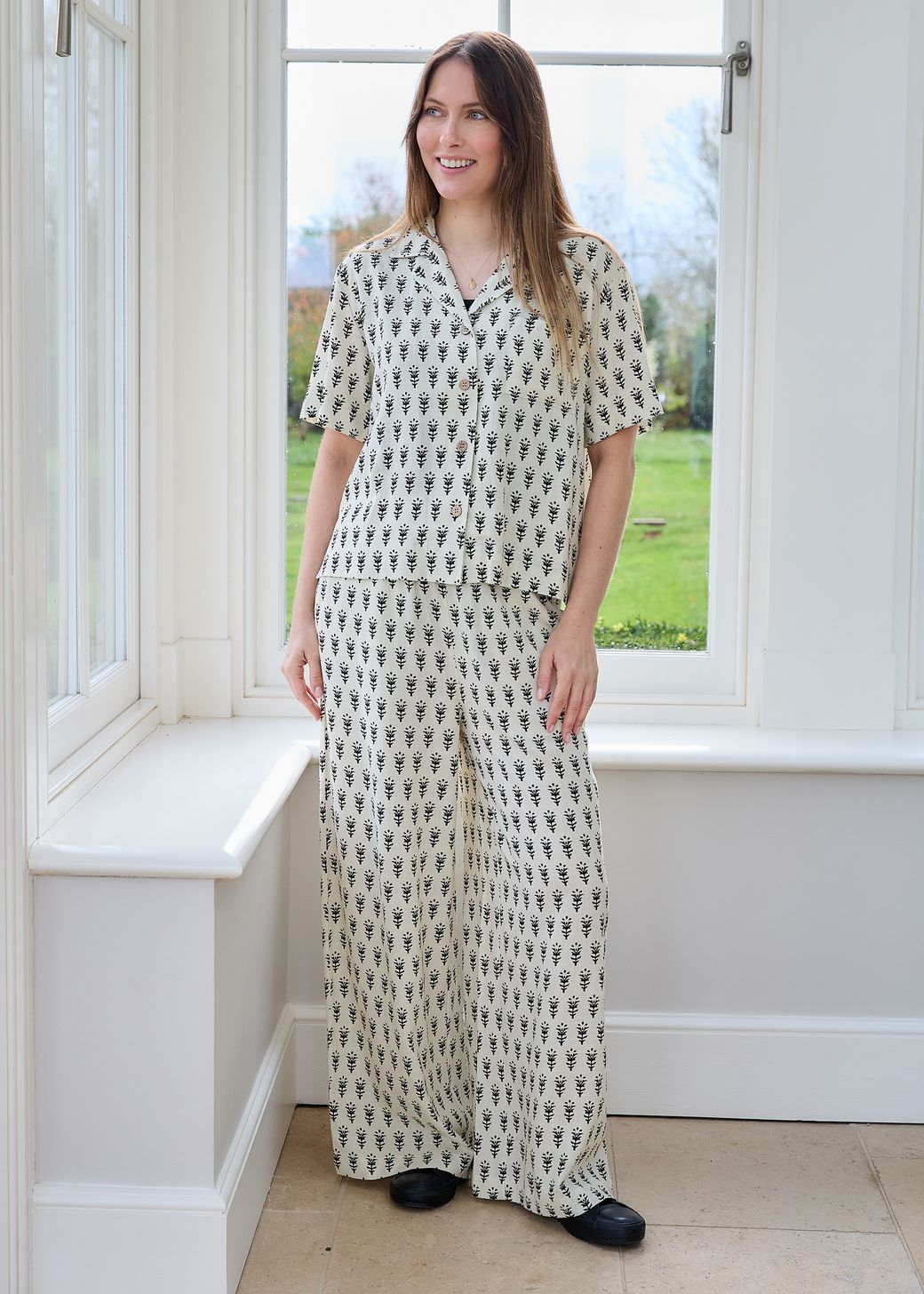 Dainty Floral Block Print Elastic Waist Palazzo Pants