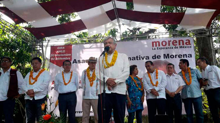 AMLO promete desarrollar comisión de la verdad sobre Ayotzinapa