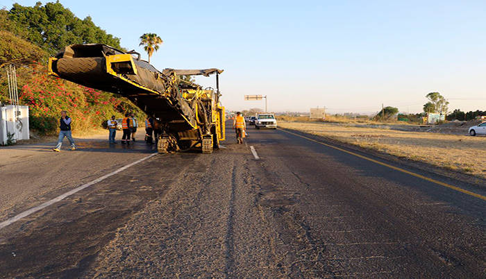 Gobernador de Jalisco busca apoyo de Zacatecas para reparar carreteras