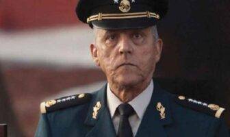 Confirman detención de Salvador Cienfuegos en Aeropuertos de Los Ángeles