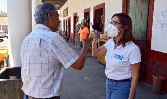 Escucha Marcela Navarrete a comerciantes de la sierra de Jalisco
