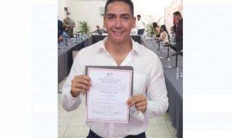 Acreditan a Héctor Santana como ganador del distrito 18