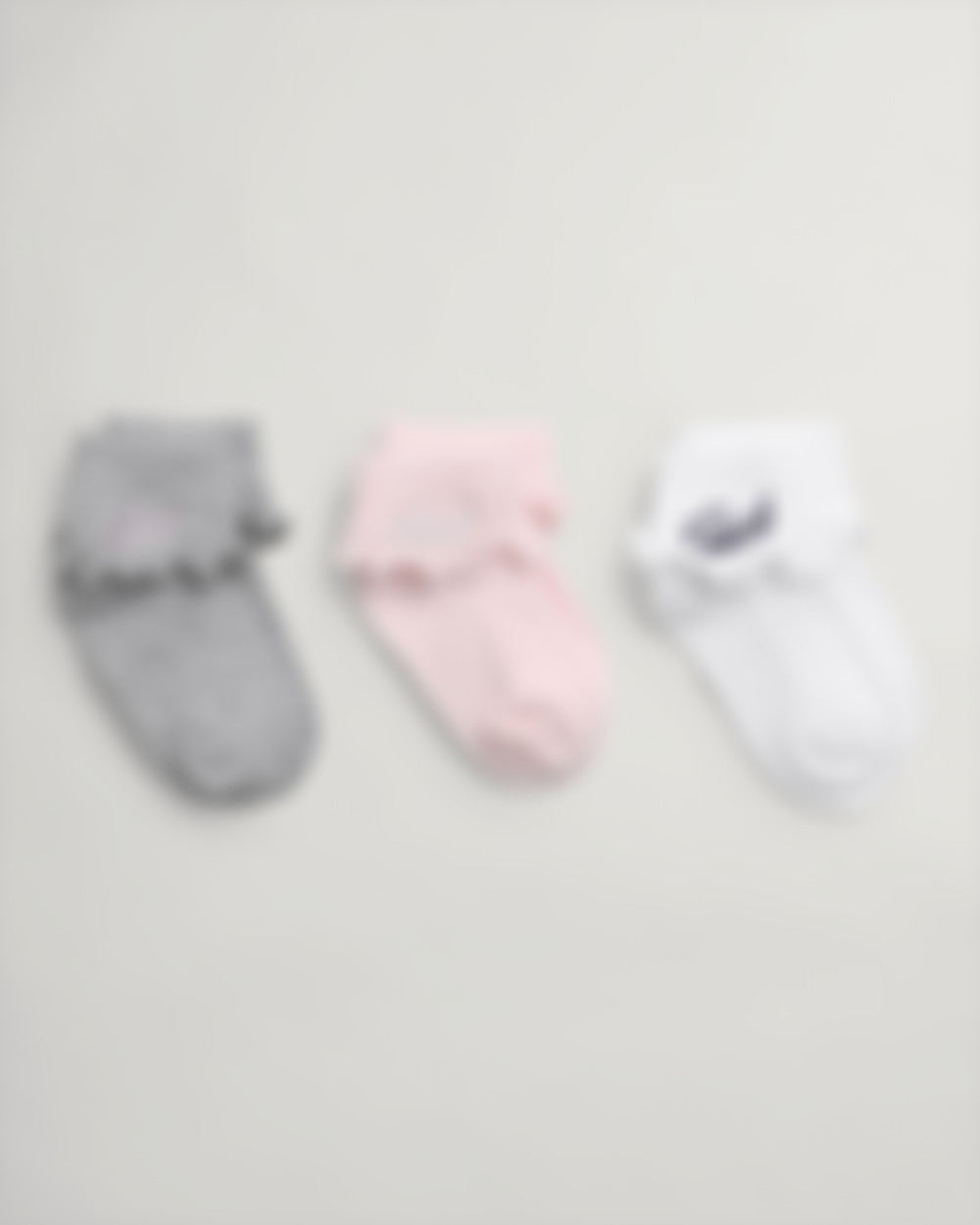 D1. SCRIPT RIBBED SOCKS 3-PACK