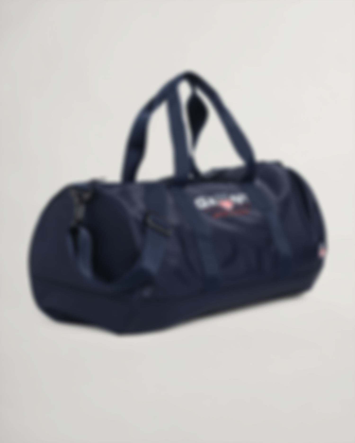 D1. GANT RETRO SHIELD GYM BAG