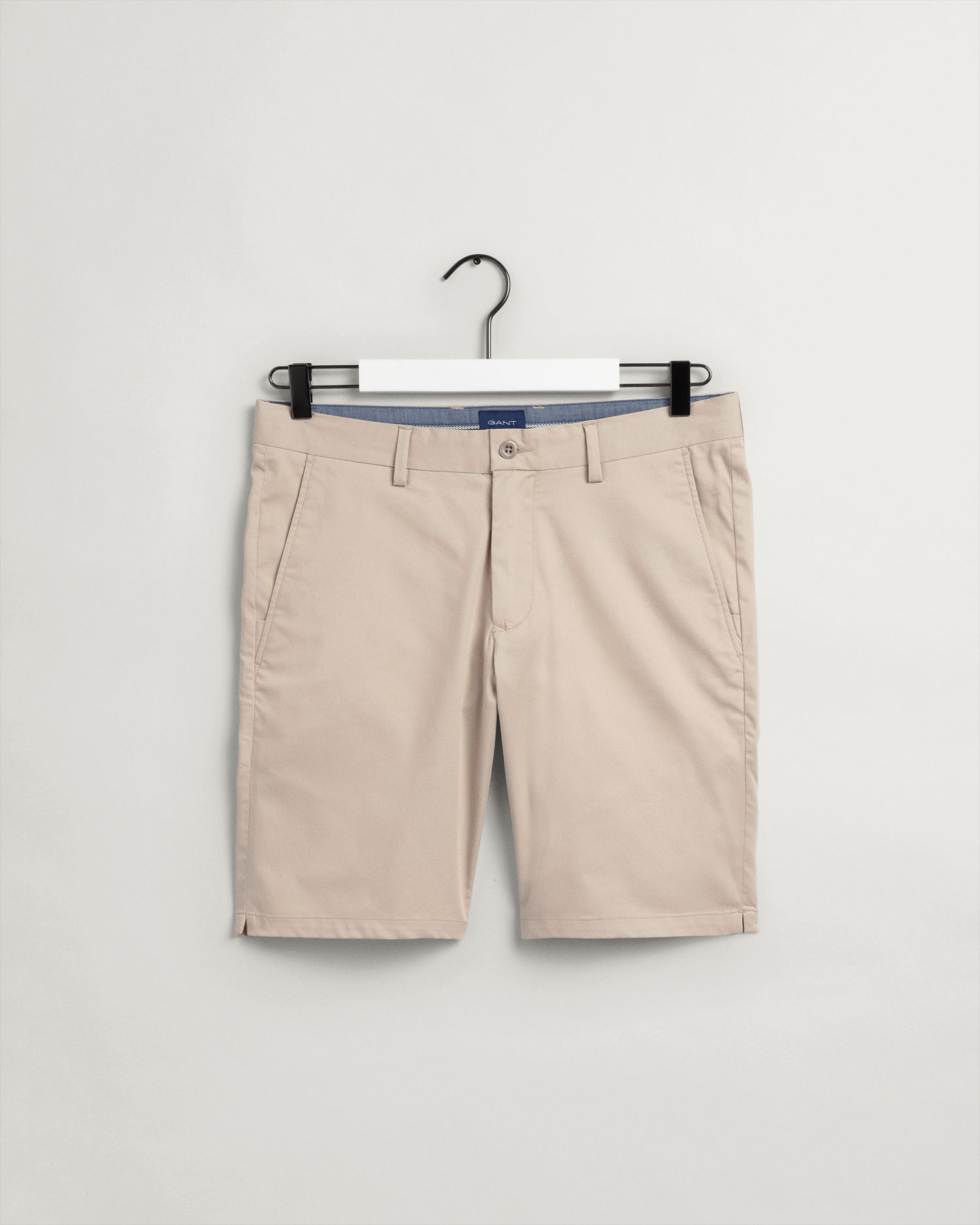 Hallden Slim-fit Sport Shorts med Tech Prep™