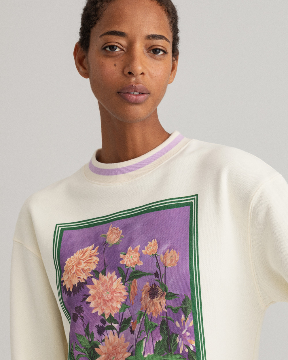 D2. DAHLIA PRINT C-NECK SWEAT