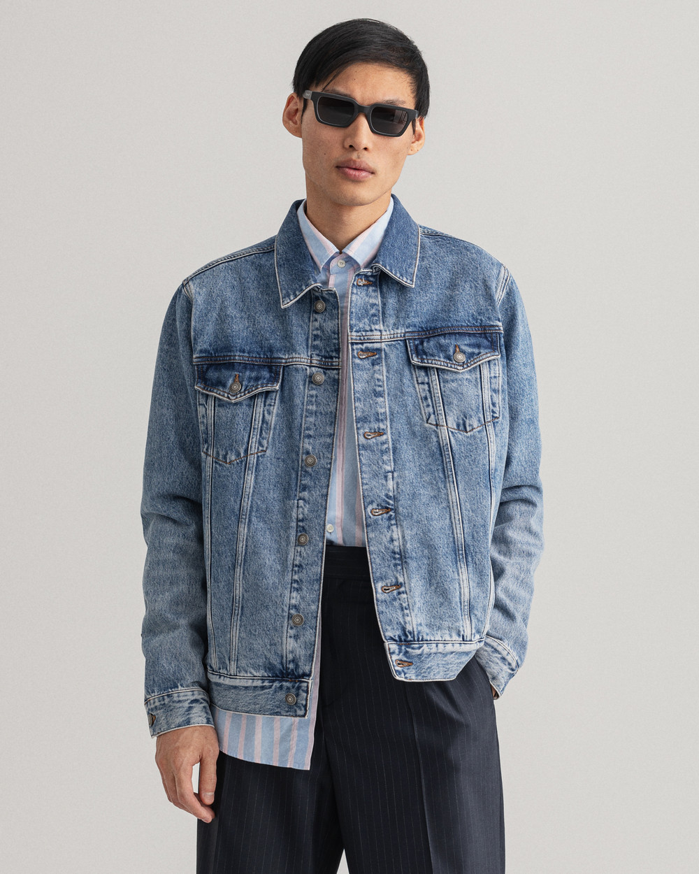 D1. DENIM TRUCKER JACKET