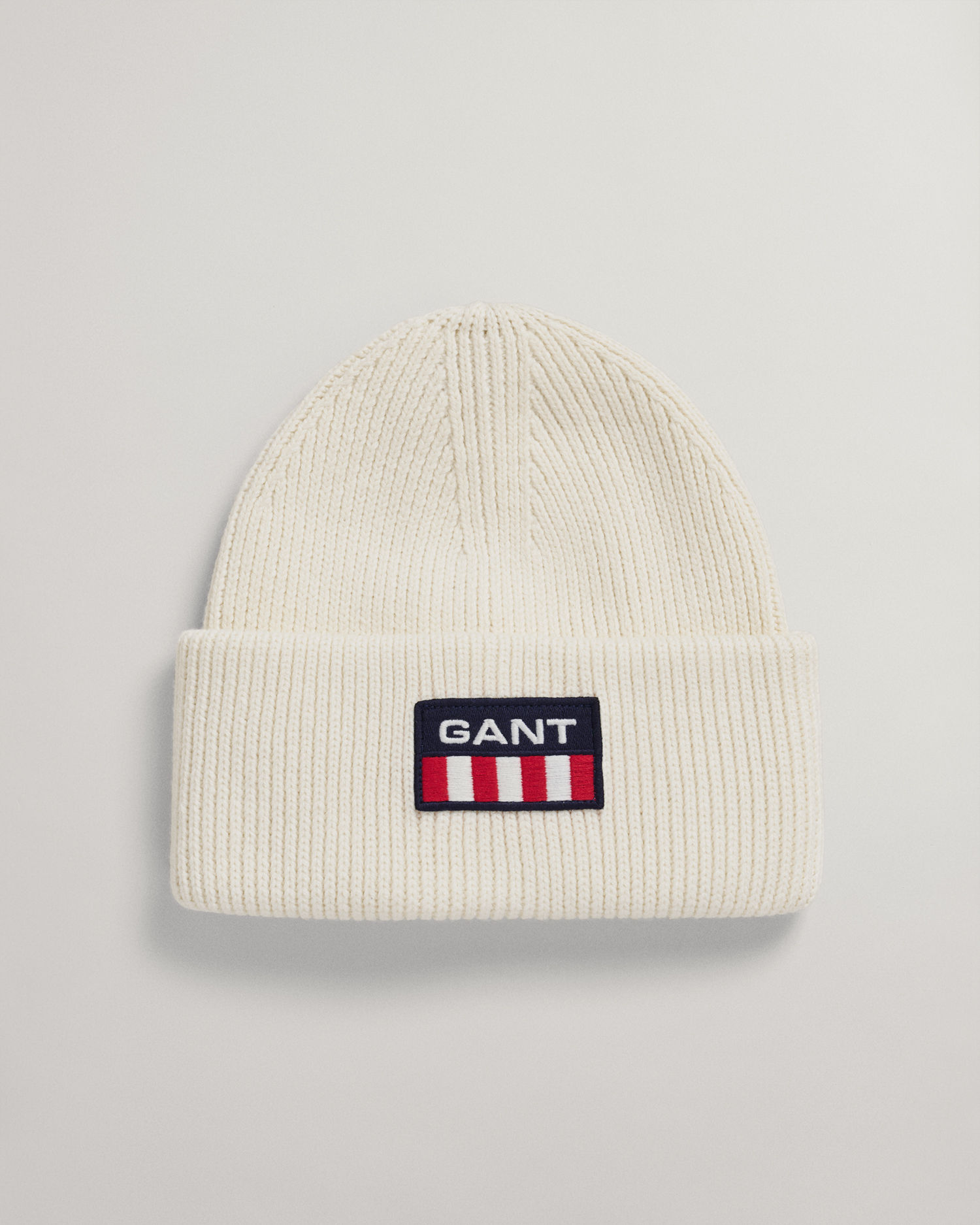 D1. RETRO SHIELD BEANIE