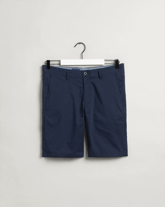 Hallden Slim-fit Sport Shorts med Tech Prep™