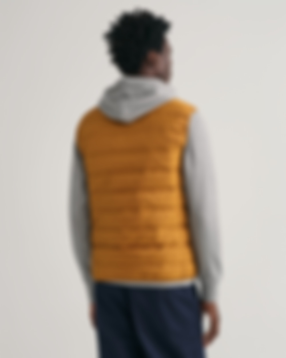 LIGHT DOWN VEST