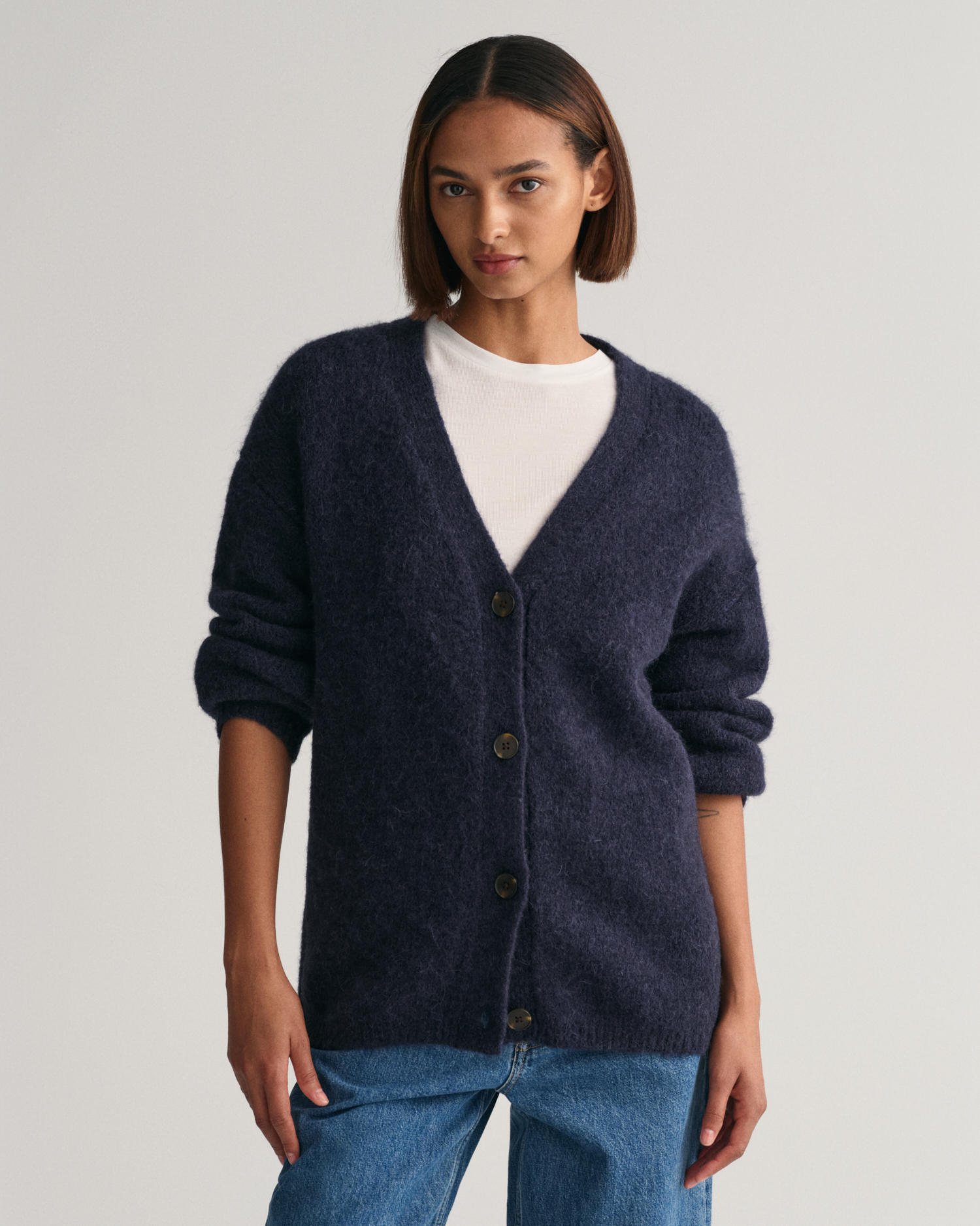 <p>Hårete teksturerte cardigan med V-hals </p>