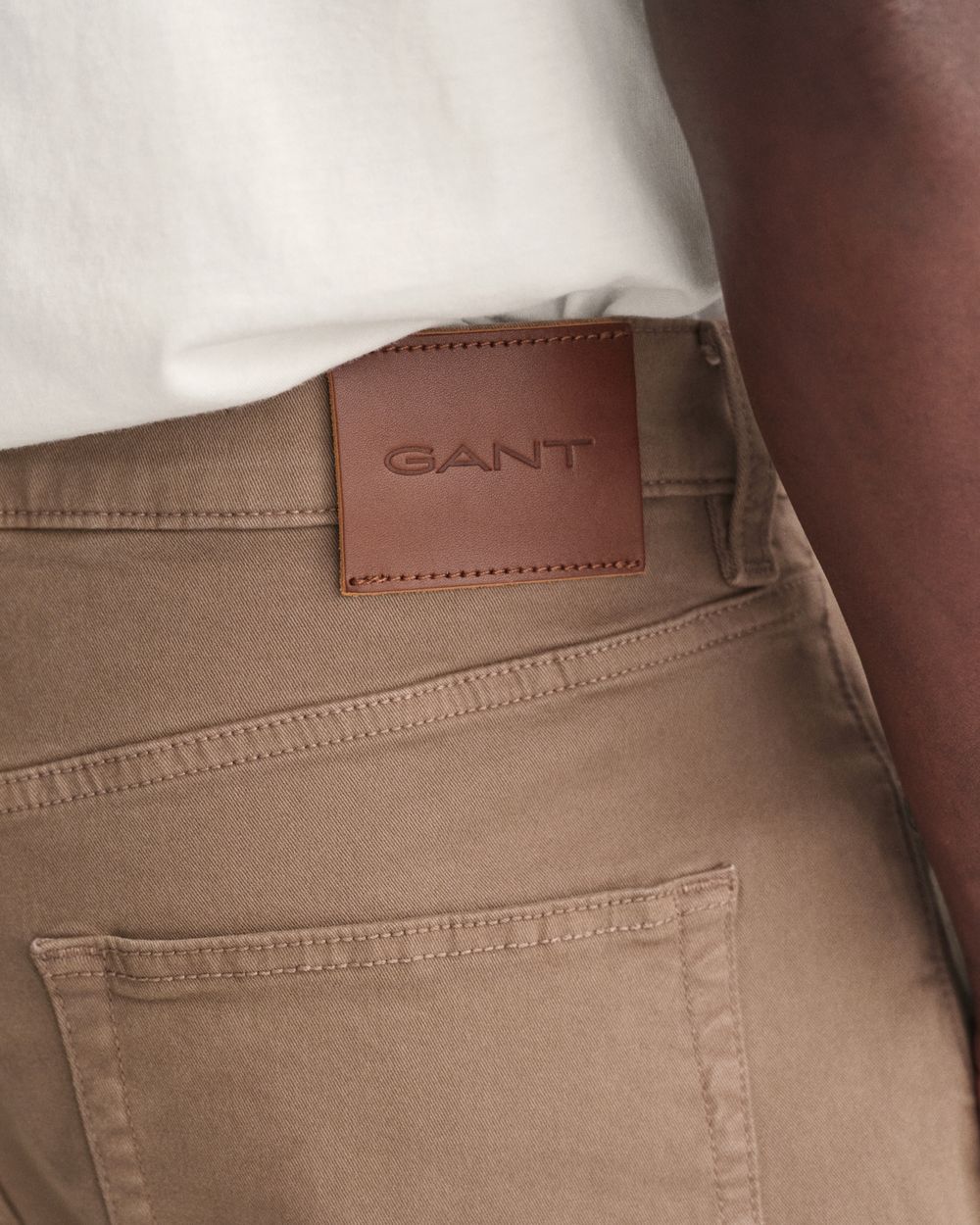 Desert jeans i slim-fit | Siste mote: Klær, tilbehør og interiør | GANT.no