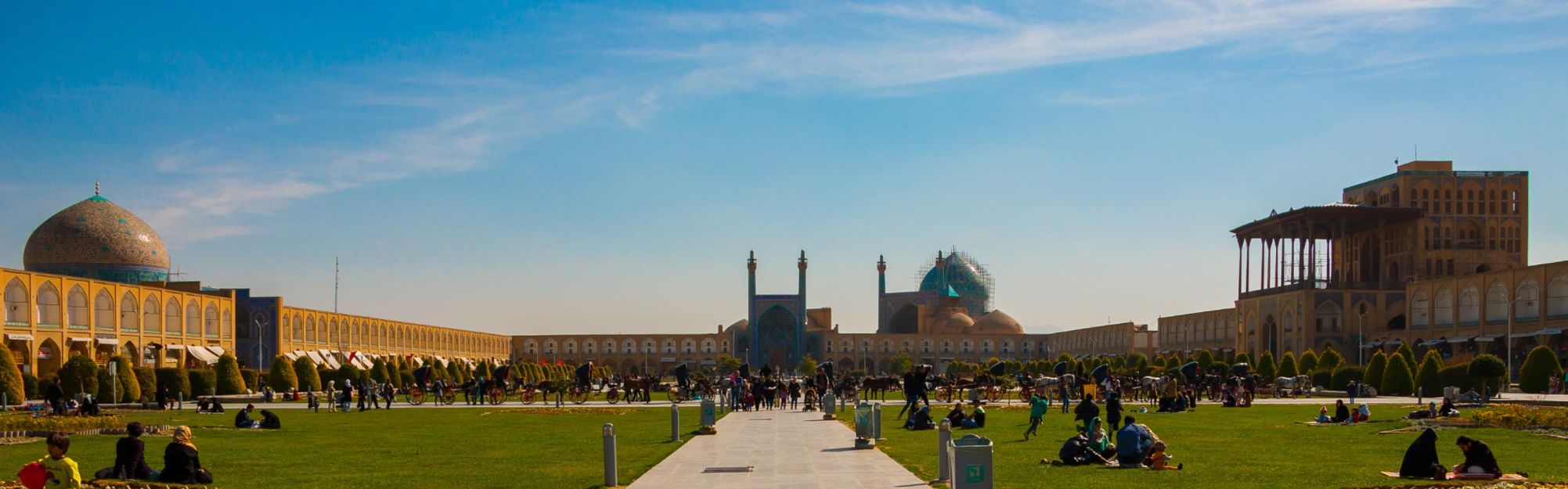 nahsh-ejahan square in center of the city of esfahan in iran- irtouring.com