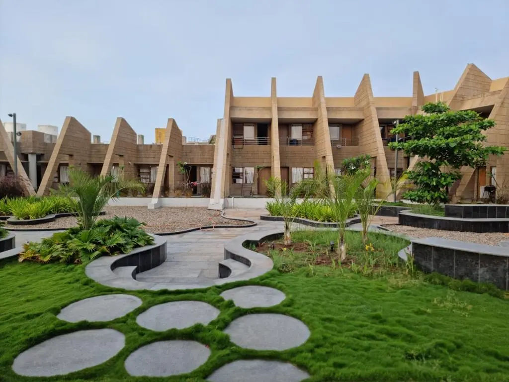 education hub - Image 1