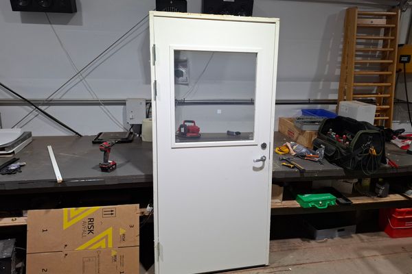 Innerdør med karm uten terskel(Venstre 100x210mm)