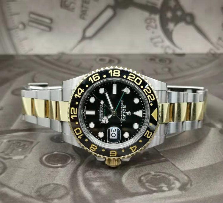 現代雙色金屬 GMT，黑色陶瓷 24 小時圈，不是棕金鋁圈老虎圈