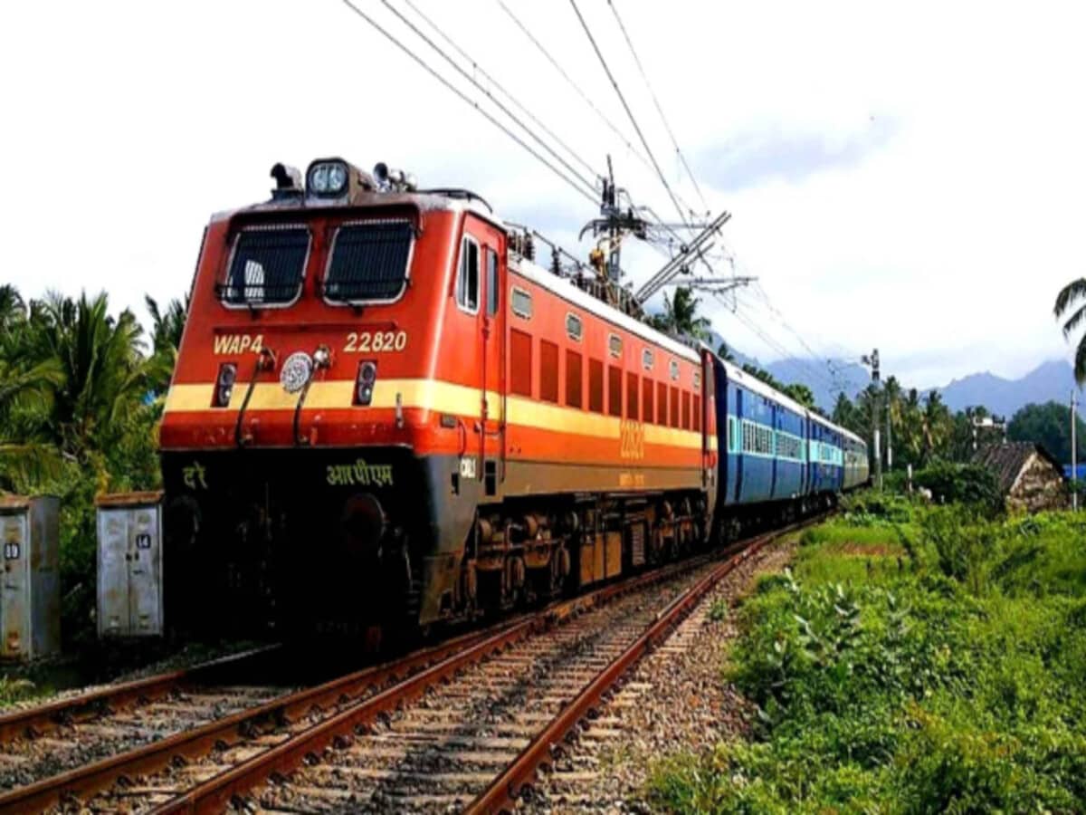 Govt to raise ₹1,200 crore by selling 8% stake in IRCON via OFS; floor price set at ₹154/share