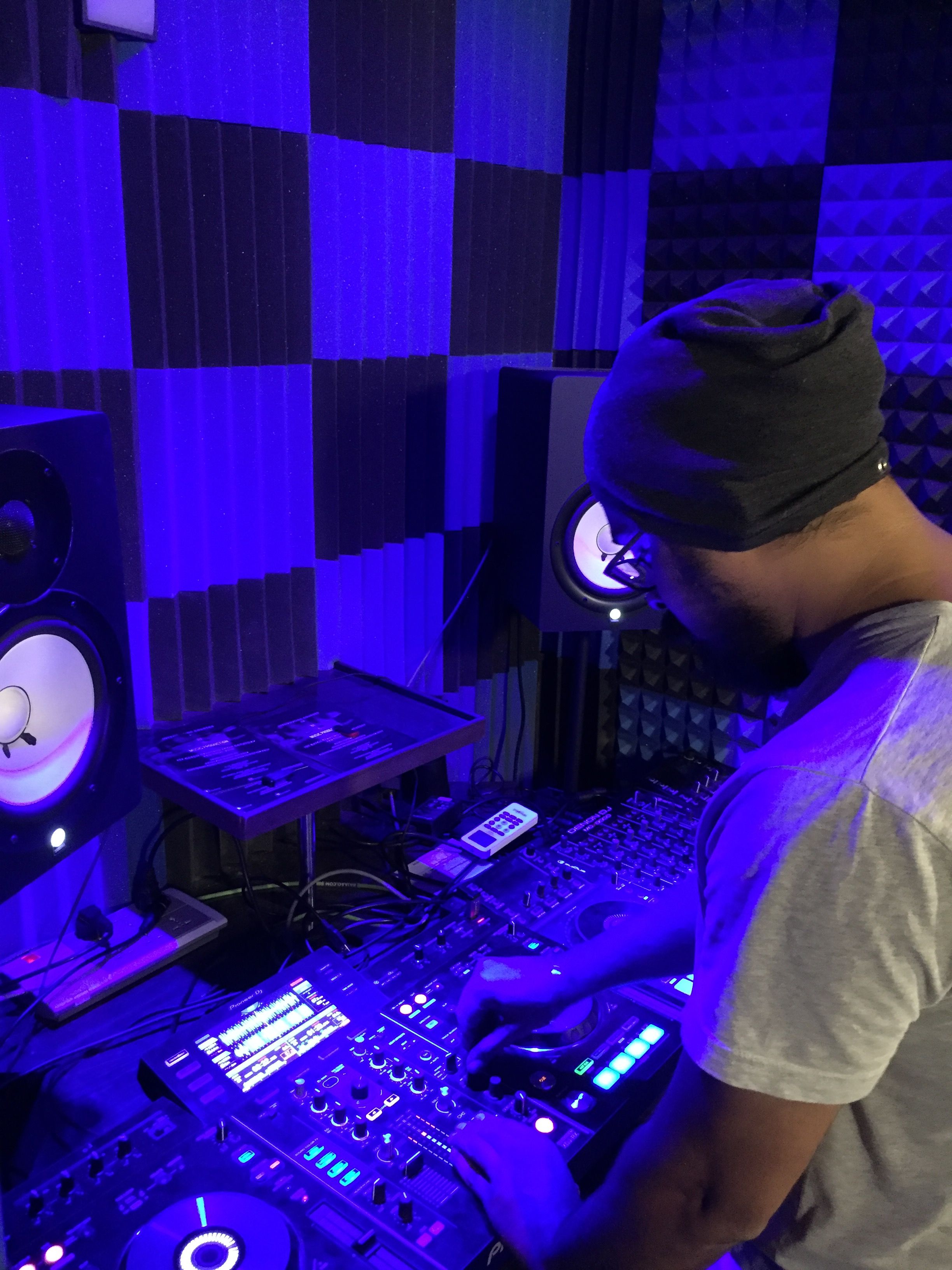 Crowd and DJ performance lights