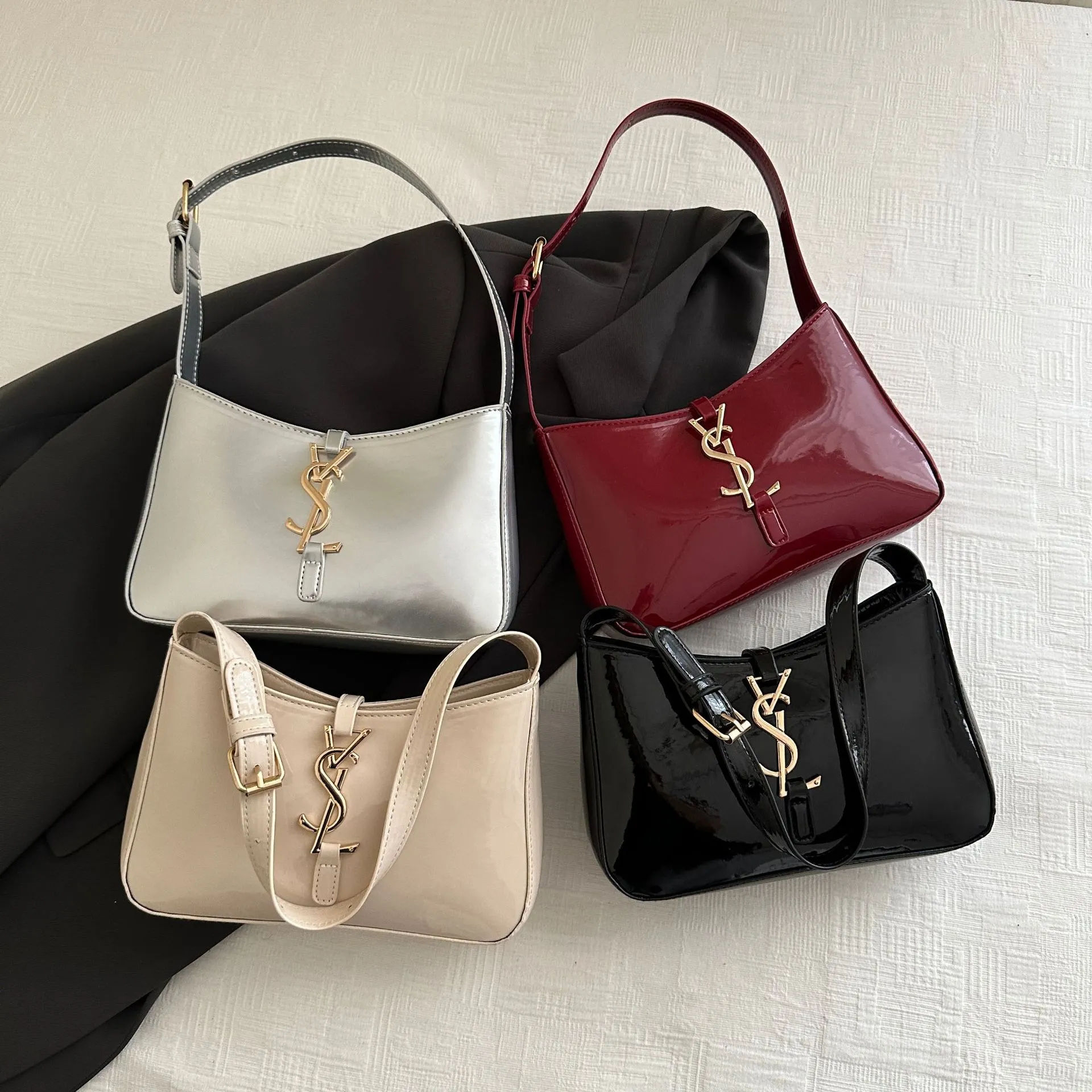 Kao shoulder bag