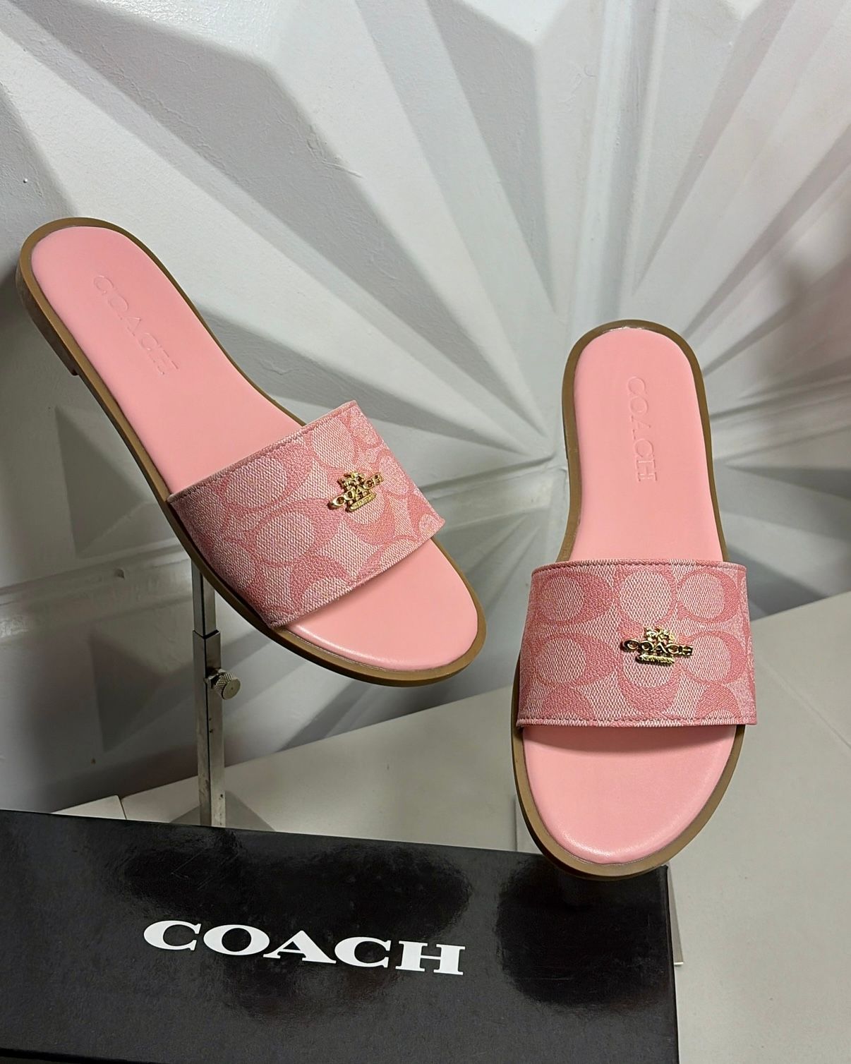 Coach Slippers Pink