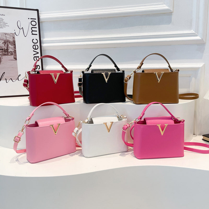 Elizabeth V-Bag