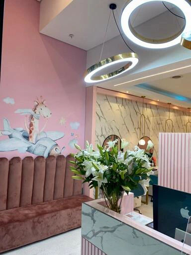 Little princess delighted by her glamorous salon experience