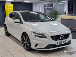 VOLVO V40 