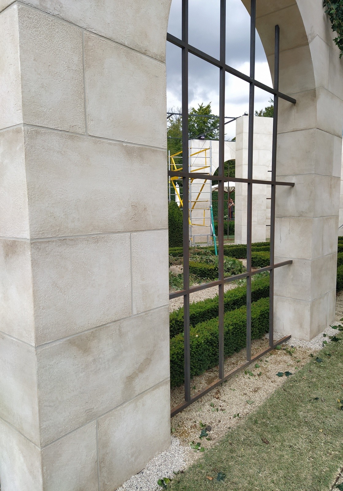 Vue d'ensemble de la décoration dans les jardins du Château de Chantilly