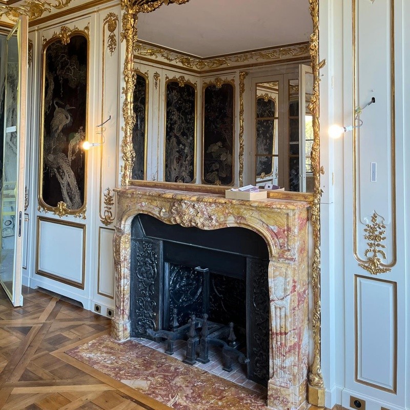 Vue d'ensemble de la salle de bain en laque