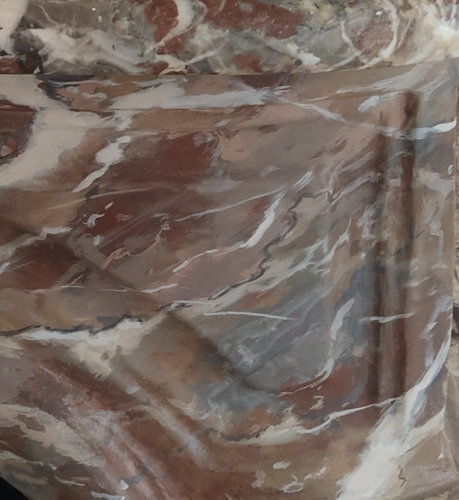 Vue d'ensemble du faux marbre réalisé au Château de Versailles