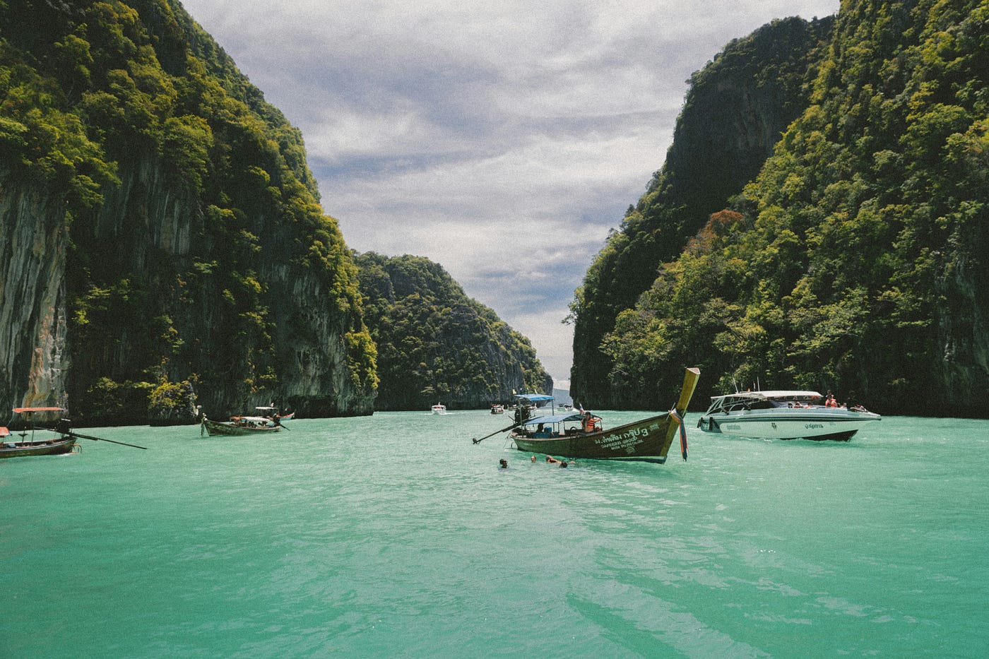 New Year 2026 Holiday Packages Under Budget – Affordable Trips by Myzone Tourism