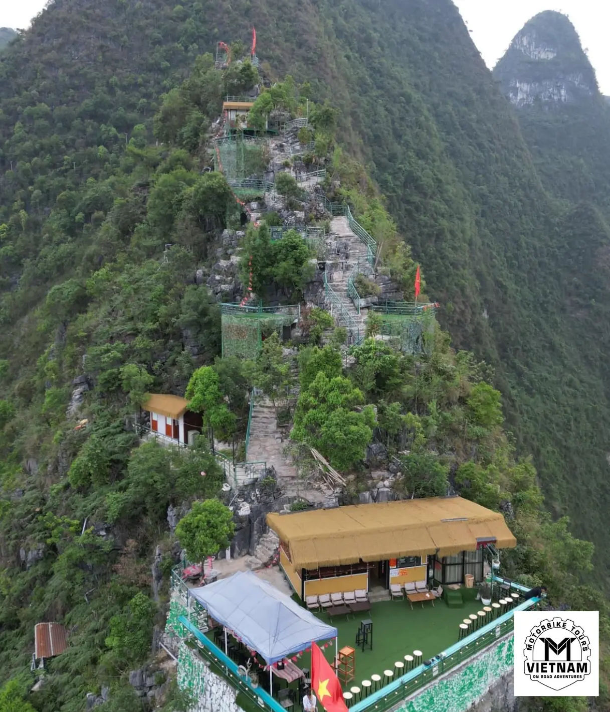 best cafes with great views along teh ha giang loop