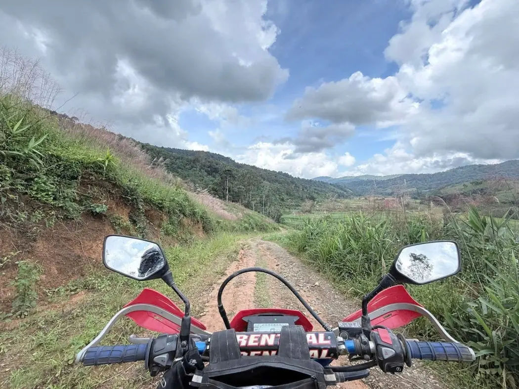 border crossing tour from vietnam to laos - offroad adventure ride