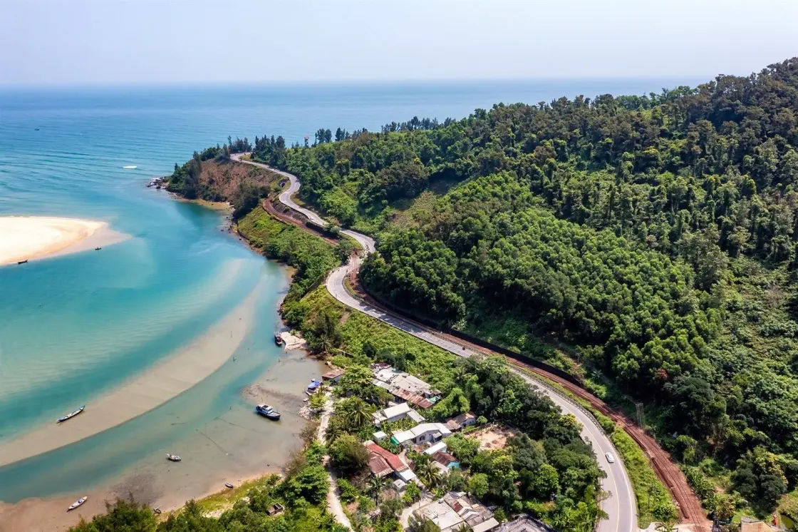 Riding Hai Van Pass: One of Vietnam’s Most Beautiful Coastal Roads with Stops Along the Way