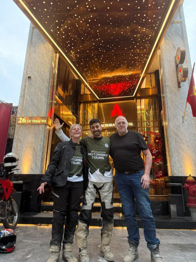 Its me, Hamid, taking photo with 2 rider, irtouring