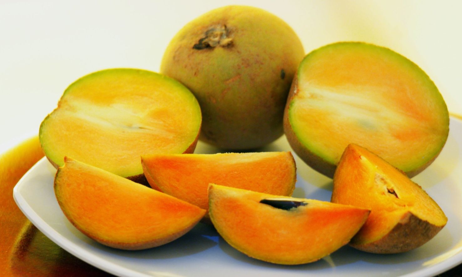 Sapodilla; Vietnamese name: Hồng xiêm