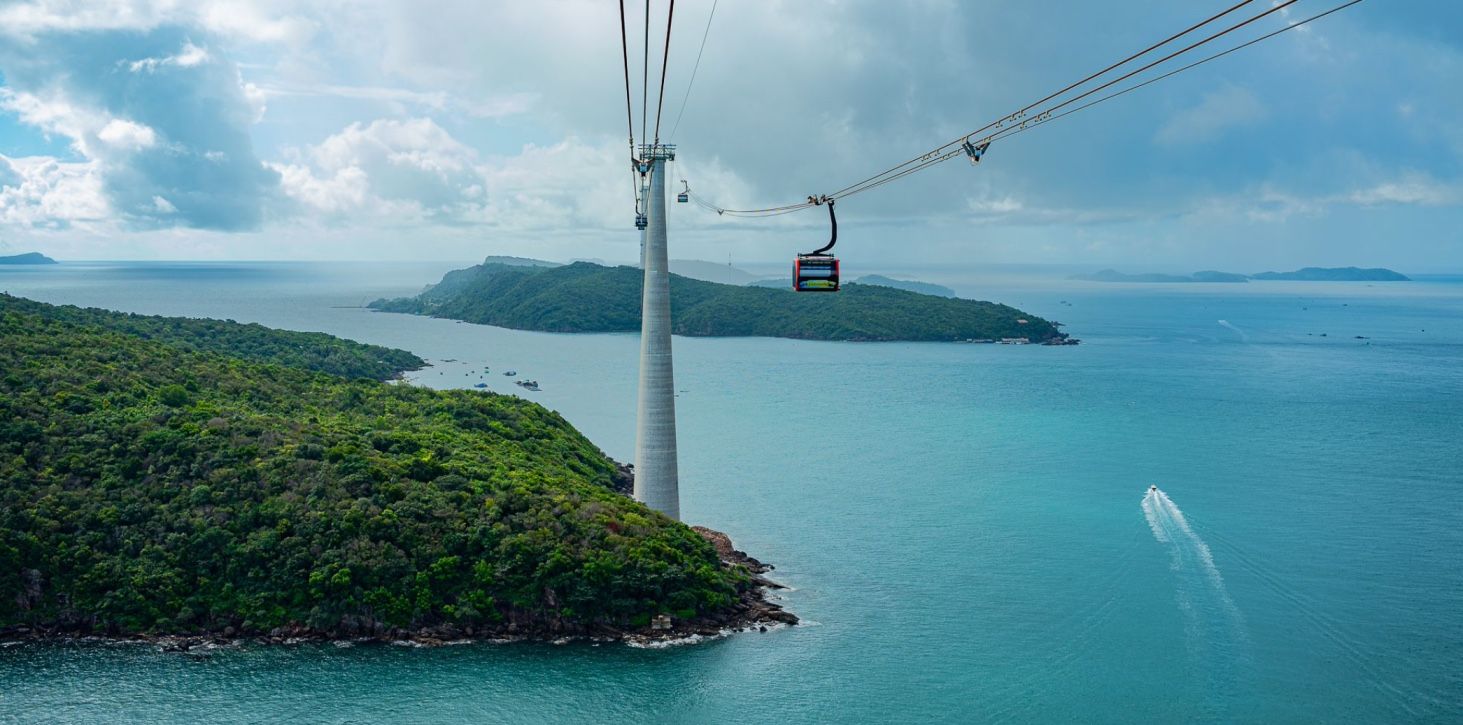 cable car over the ohu quoc island