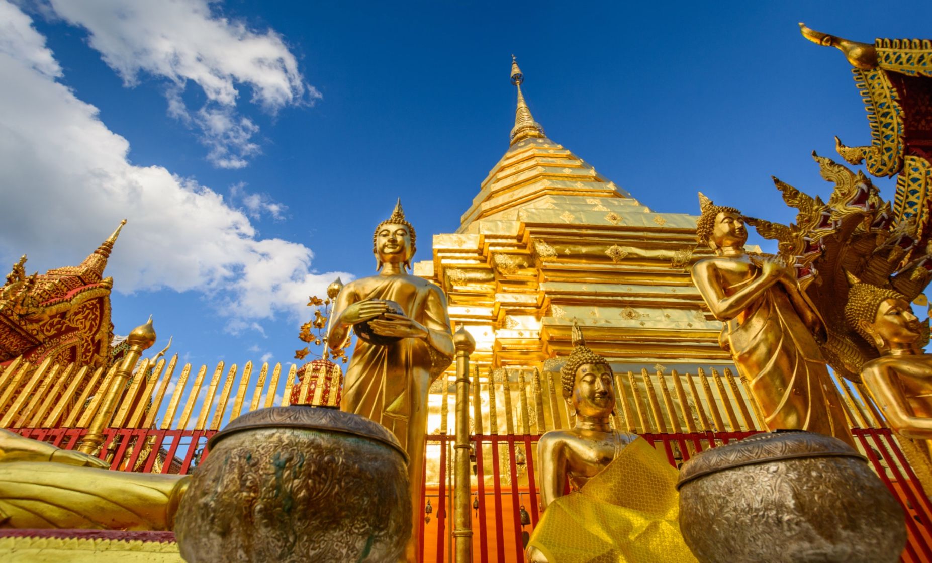 a temple in chiang mai - first time guide to visit thailand