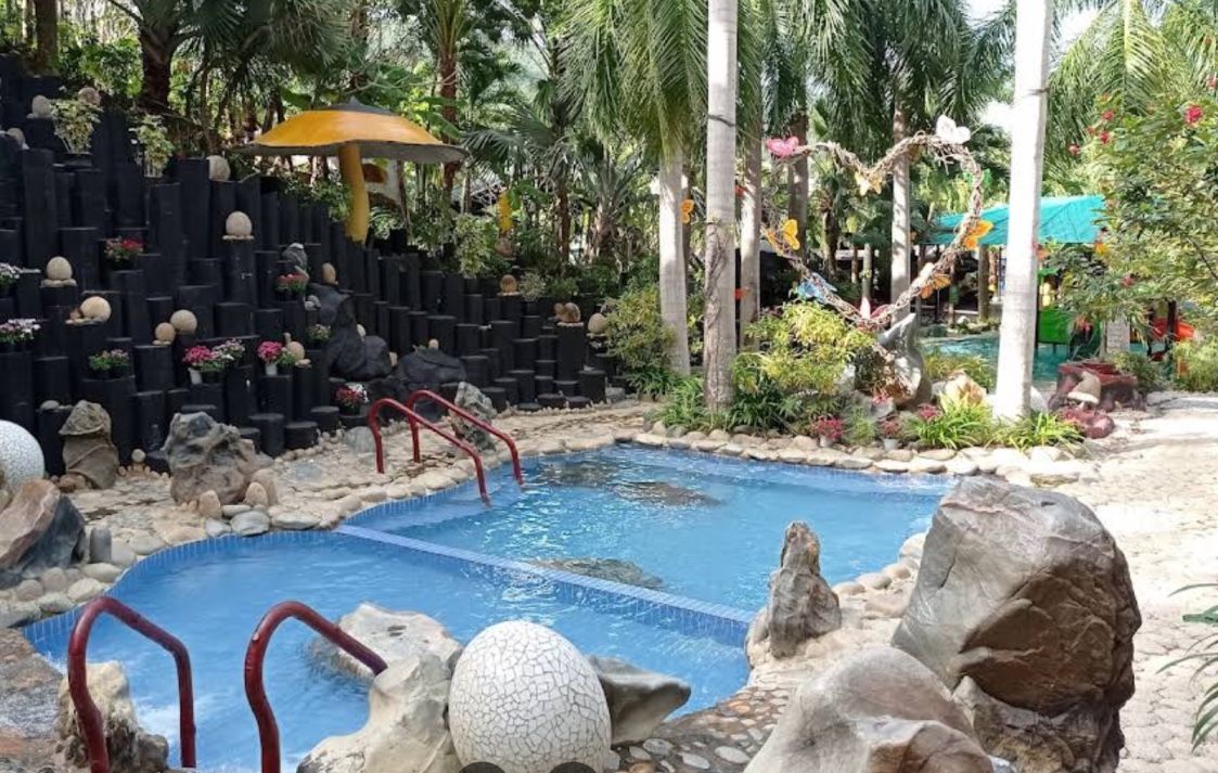 100 Egg Theme Park (Khu Du Lich Tram Trung)