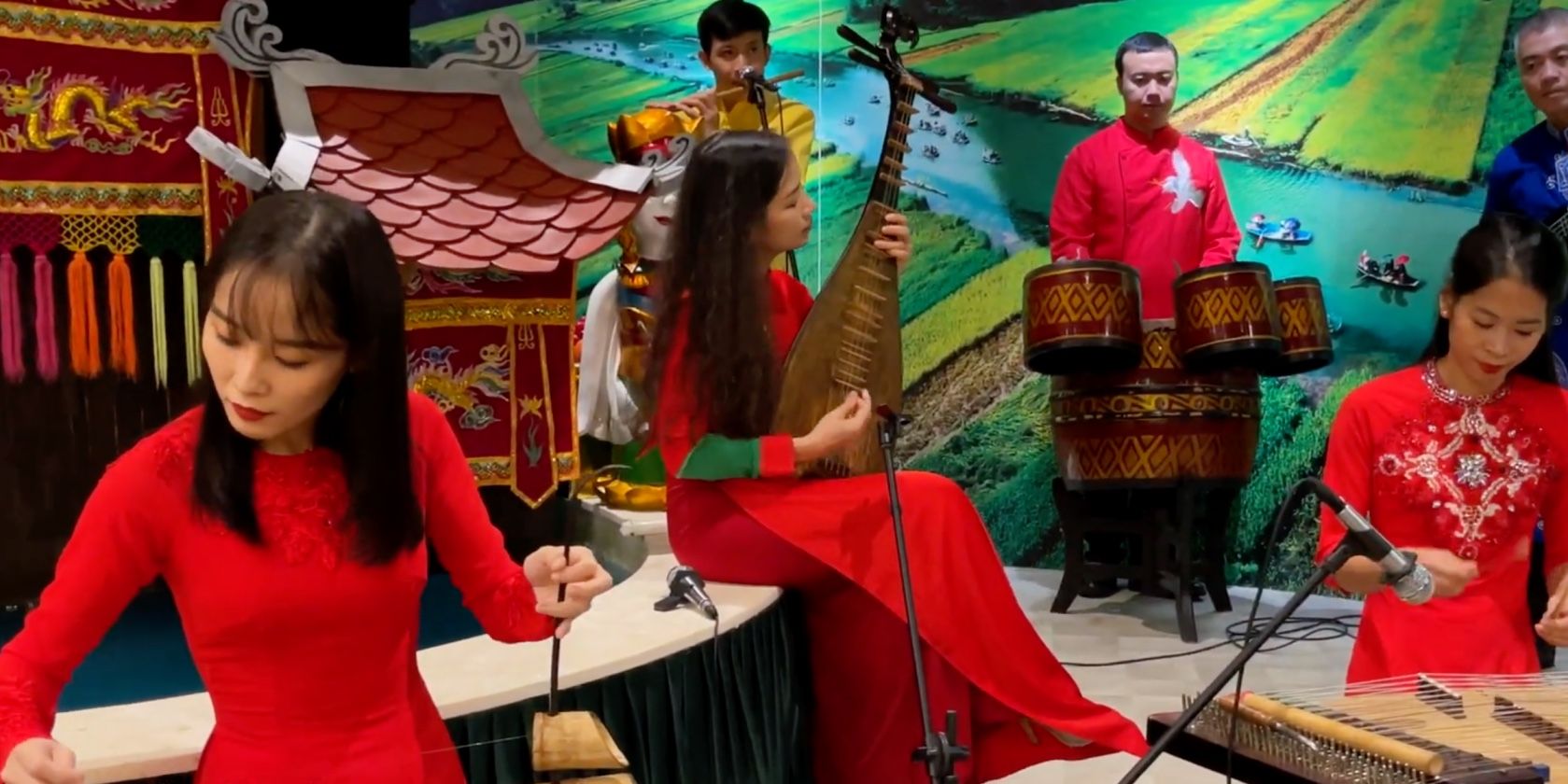 Vietnamese music and dance